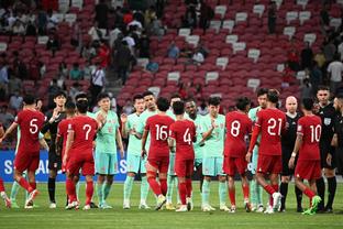 电讯报：北马其顿主场草皮硬得像石头，英超球队担心自家球员受伤